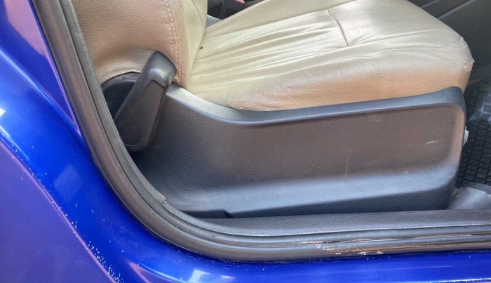 2019 Volkswagen Ameo TRENDLINE 1.0L, Petrol, Manual, 59,396 km, Driver Side Adjustment Panel