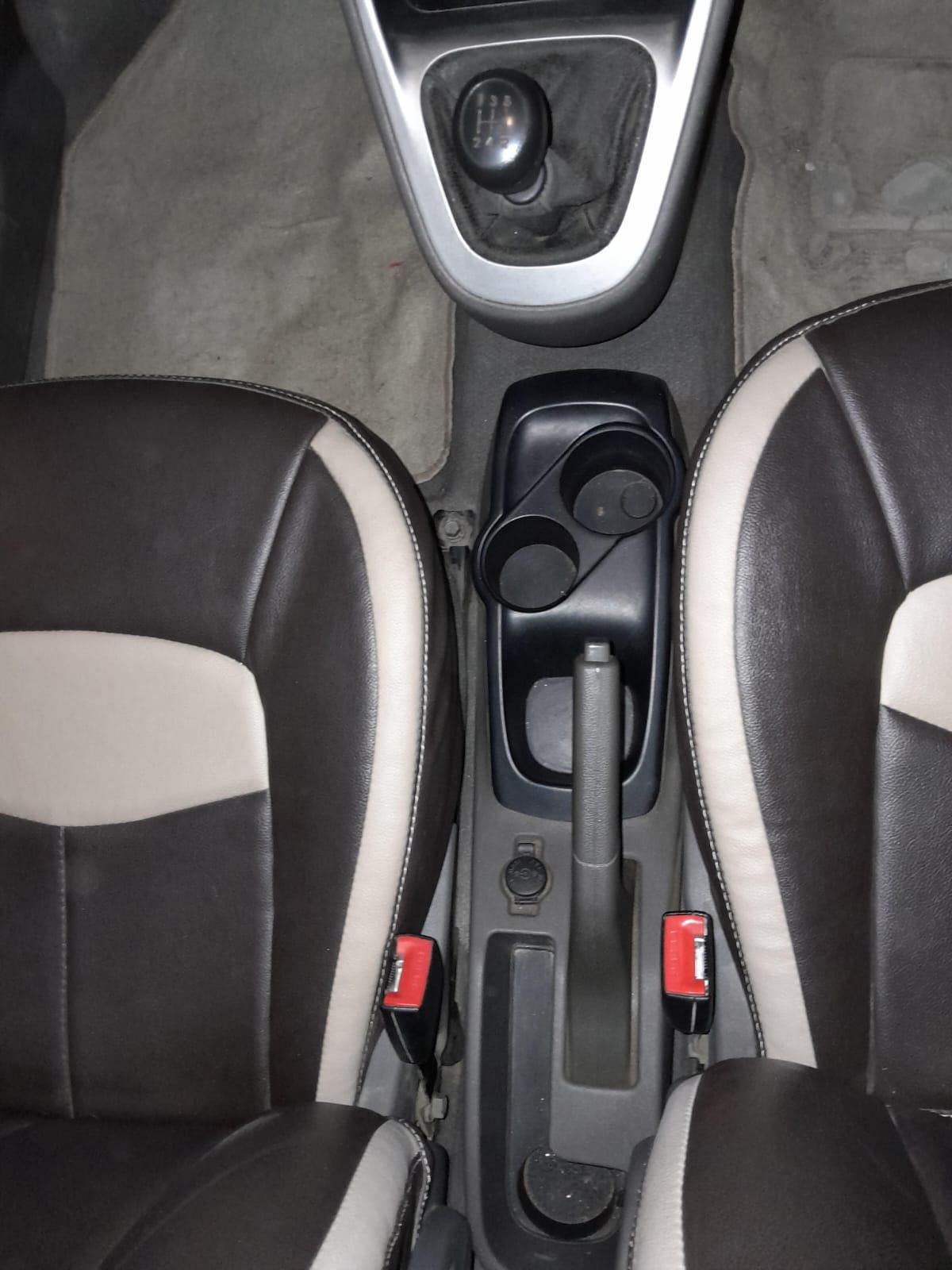 2012 Hyundai i10 SPORTZ 1.2, Petrol, Manual, 42,154 km, Gear Lever