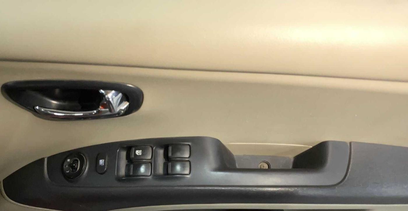 2012 Hyundai i10 SPORTZ 1.2, Petrol, Manual, 42,154 km, Driver Side Door Panels Control