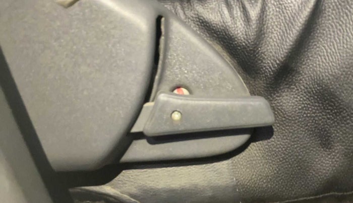 2017 Maruti Alto 800 LXI, Petrol, Manual, 27,754 km, Driver Side Adjustment Panel