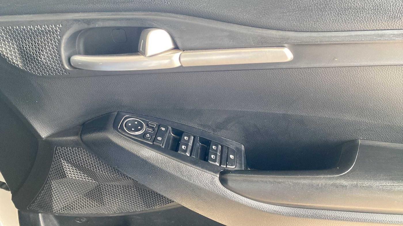 2020 KIA SELTOS HTK PLUS 1.5, Petrol, Manual, 37,619 km, Driver Side Door Panels Control
