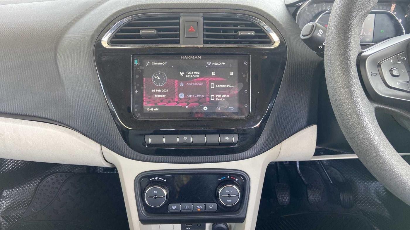 2022 Tata Tiago XZ PLUS PETROL, Petrol, Manual, 5,419 km, Air Conditioner