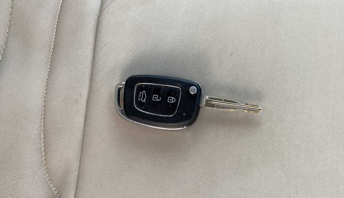 2020 Hyundai GRAND I10 NIOS SPORTZ AMT 1.2 KAPPA VTVT, Petrol, Automatic, 42,358 km, Key Close Up