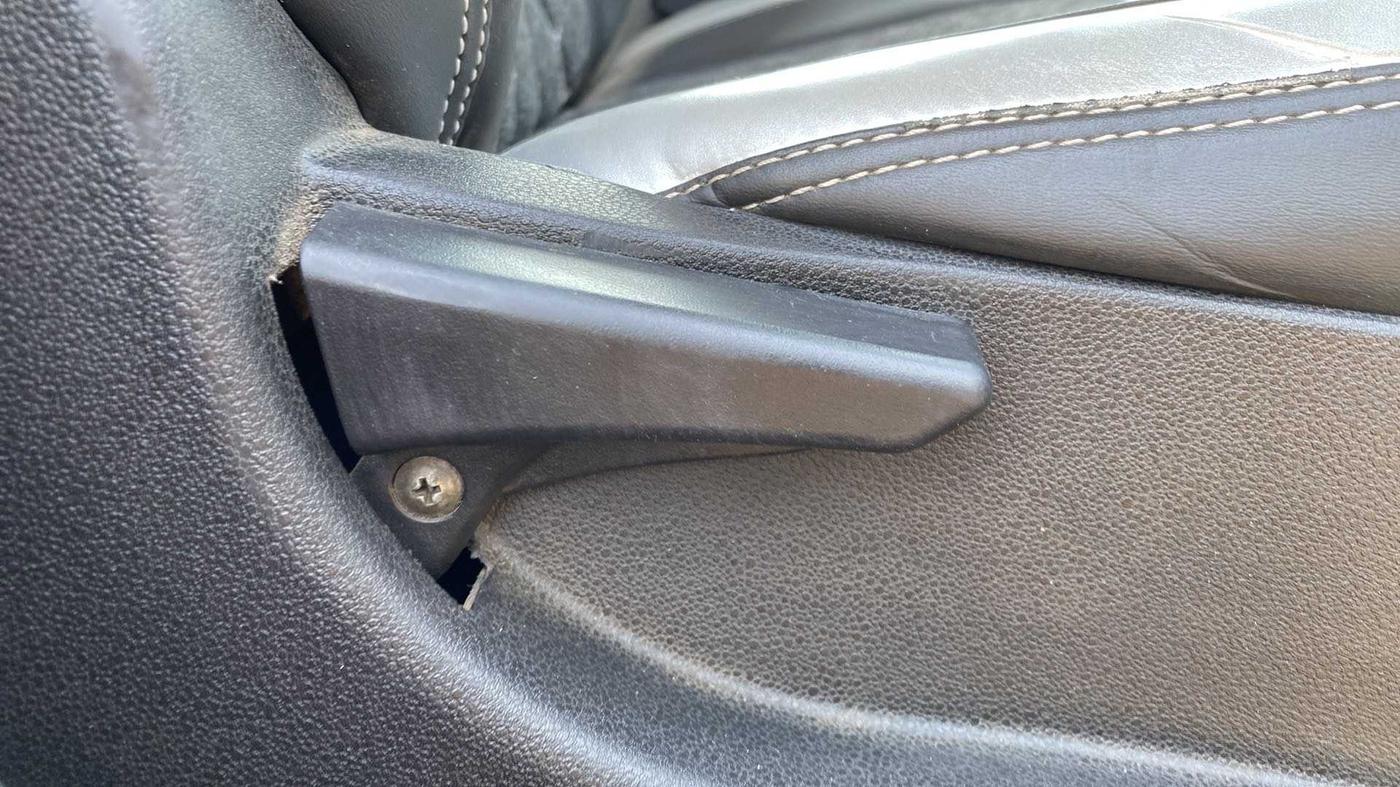 2019 Tata NEXON XM DIESEL, Diesel, Manual, 98,997 km, Driver Side Adjustment Panel