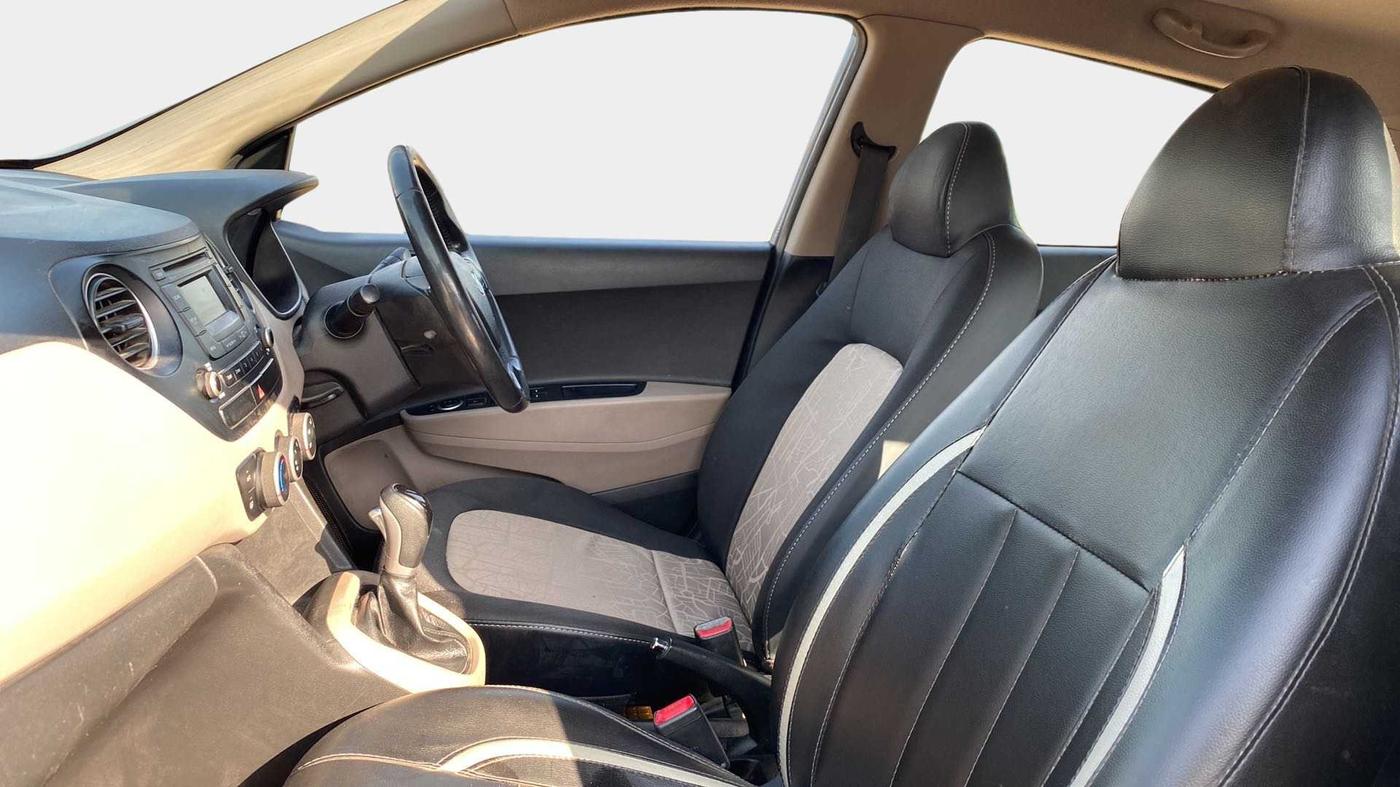 2015 Hyundai Grand i10 ASTA AT 1.2 KAPPA VTVT, CNG, Automatic, 71,068 km, Right Side Front Door Cabin