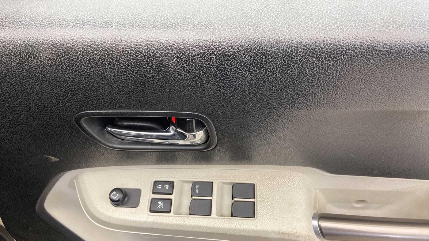 2017 Maruti IGNIS DELTA 1.2, Petrol, Manual, 57,240 km, Driver Side Door Panels Control