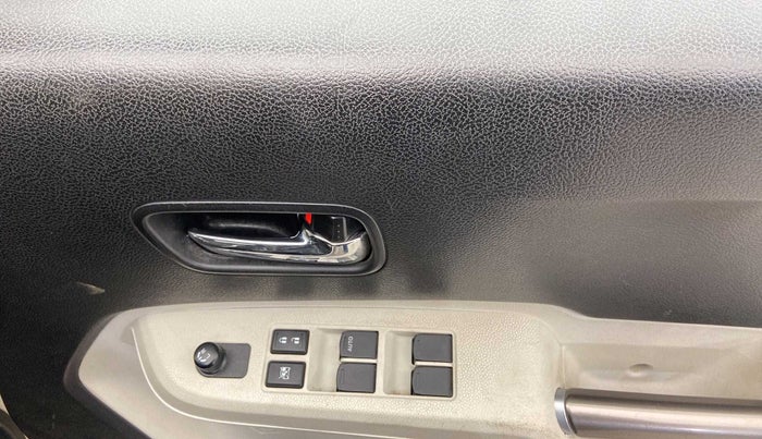 2017 Maruti IGNIS DELTA 1.2, Petrol, Manual, 57,240 km, Driver Side Door Panels Control