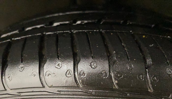 2014 Hyundai Xcent SX 1.2 (O), Petrol, Manual, 46,449 km, Right Front Tyre Tread