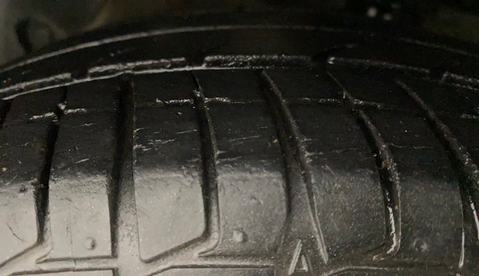 2014 Hyundai Xcent SX 1.2 (O), Petrol, Manual, 46,449 km, Left Front Tyre Tread