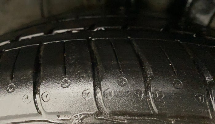 2014 Hyundai Xcent SX 1.2 (O), Petrol, Manual, 46,449 km, Left Rear Tyre Tread