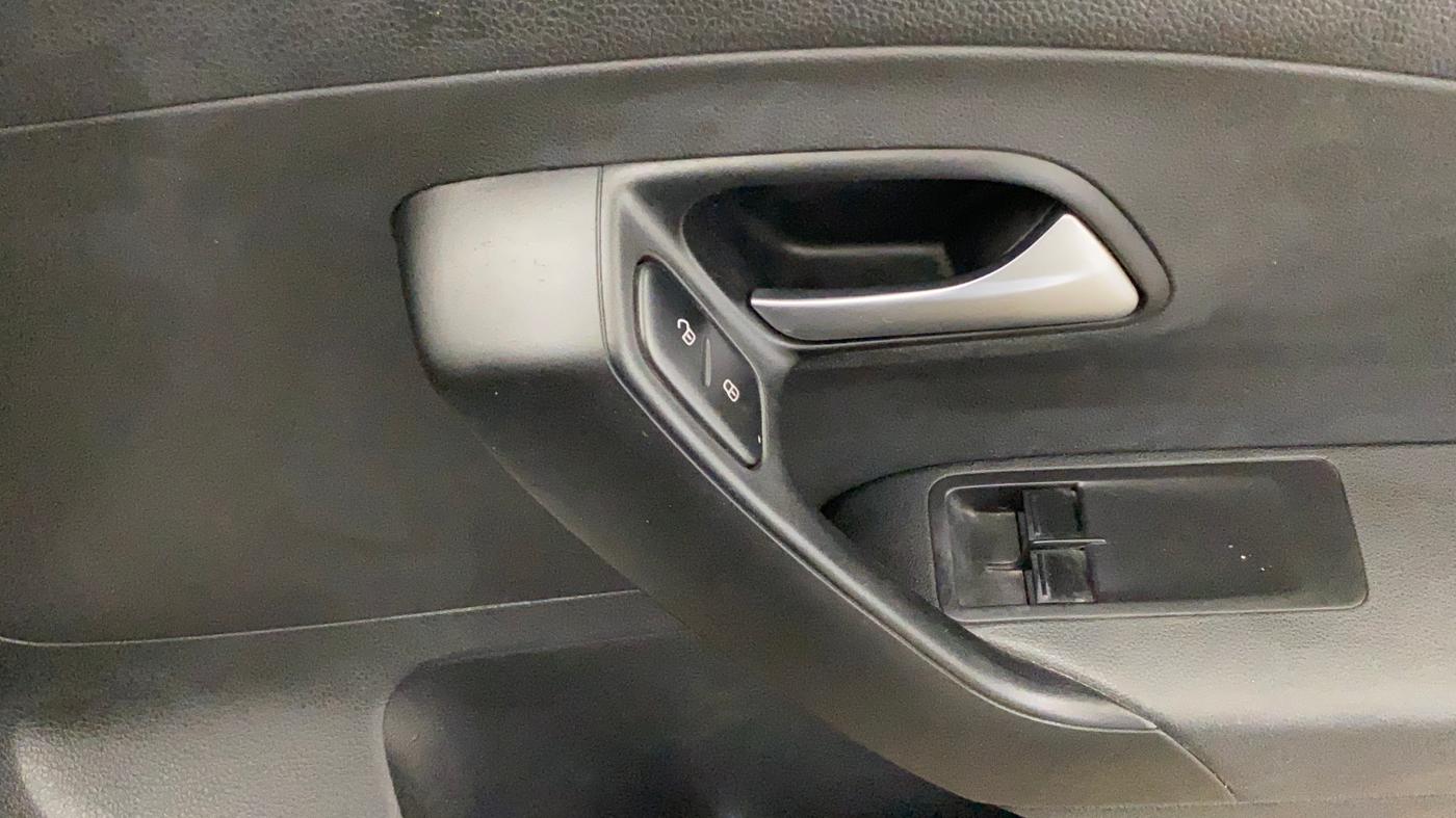 2020 Volkswagen Polo TRENDLINE 1.0L, Petrol, Manual, 35,804 km, Driver Side Door Panels Control