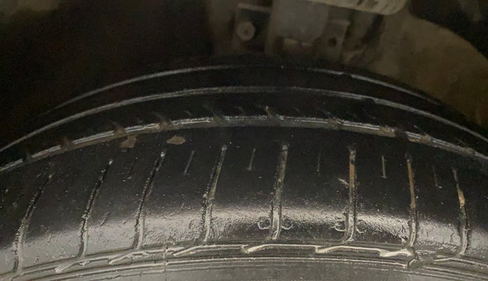 2020 Volkswagen Polo TRENDLINE 1.0L, Petrol, Manual, 35,804 km, Left Front Tyre Tread
