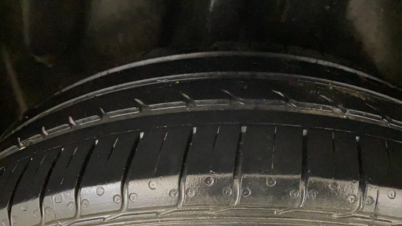 2020 Volkswagen Polo TRENDLINE 1.0L, Petrol, Manual, 35,804 km, Right Rear Tyre Tread