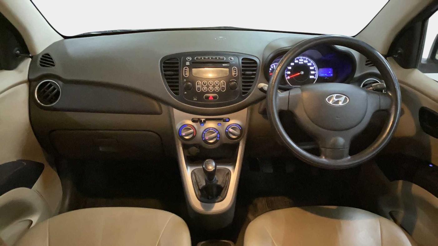 2013 Hyundai i10 MAGNA 1.1, Petrol, Manual, 48,742 km, Dashboard