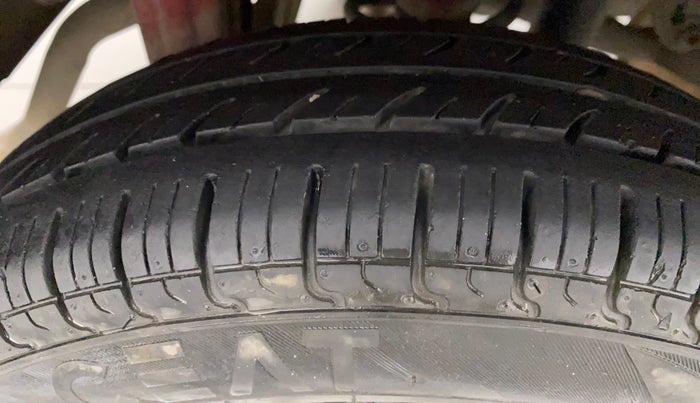 2017 Maruti Alto 800 LXI, Petrol, Manual, 32,845 km, Right Rear Tyre Tread