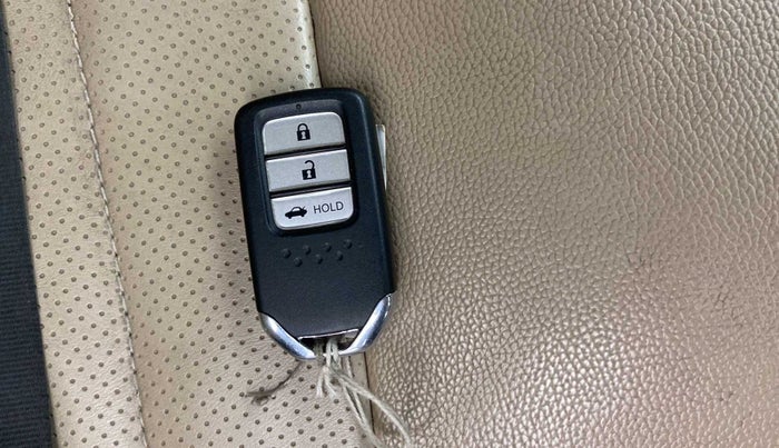 2018 Honda Amaze 1.2L I-VTEC V CVT, Petrol, Automatic, 51,832 km, Key Close Up