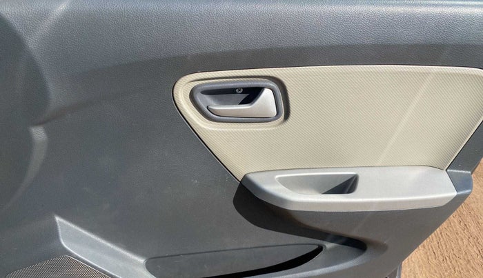2015 Maruti Alto K10 VXI, Petrol, Manual, 49,242 km, Driver Side Door Panels Control