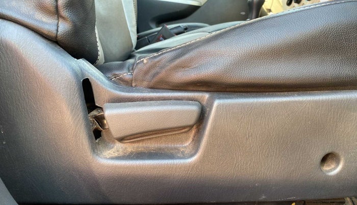 2015 Maruti Alto K10 VXI, Petrol, Manual, 49,242 km, Driver Side Adjustment Panel