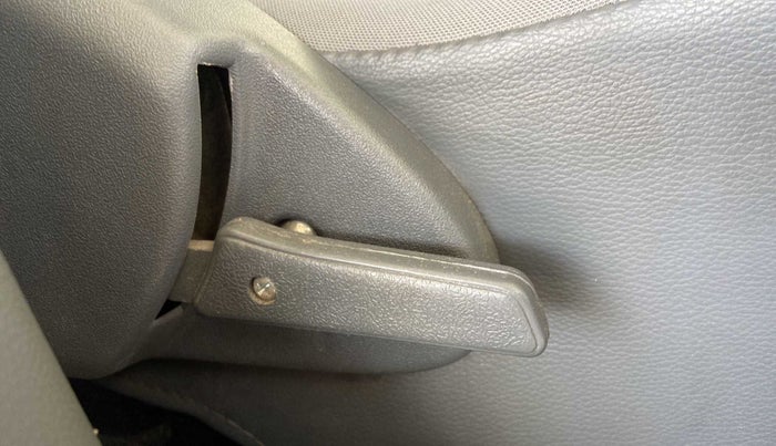 2014 Maruti Alto 800 LXI, Petrol, Manual, 28,960 km, Driver Side Adjustment Panel