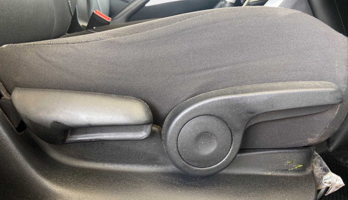 2021 Maruti S Cross ZETA AT 1.5, Petrol, Automatic, 40,951 km, Driver Side Adjustment Panel