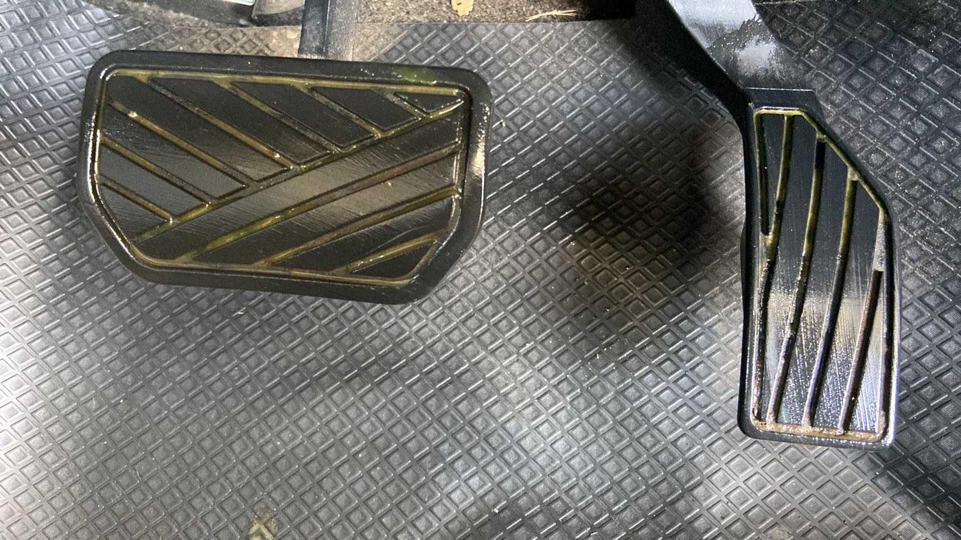 2021 Maruti S Cross ZETA AT 1.5, Petrol, Automatic, 40,951 km, Pedals