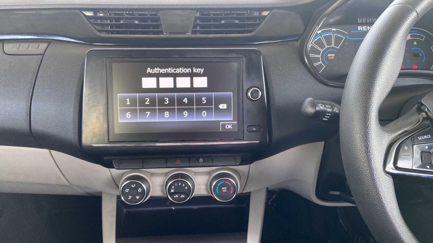 2022 Renault TRIBER RXT AMT, Petrol, Automatic, 30,150 km, Air Conditioner