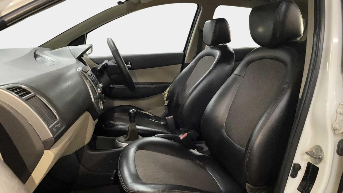 2013 Hyundai i20 MAGNA 1.2, Petrol, Manual, 91,834 km, Right Side Front Door Cabin