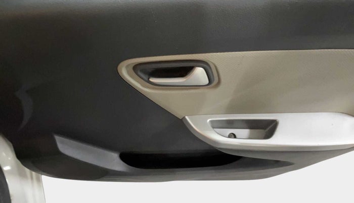 2018 Maruti Alto K10 VXI, CNG, Manual, 64,790 km, Driver Side Door Panels Control