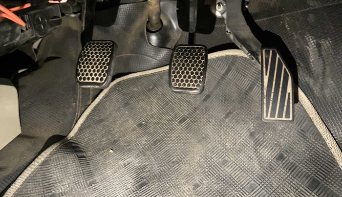 2018 Maruti Alto K10 VXI, CNG, Manual, 64,790 km, Pedals