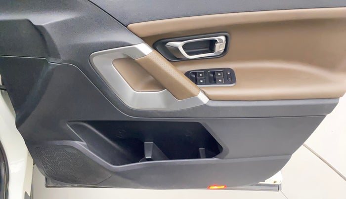2019 Tata Harrier XZ 2.0L, Diesel, Manual, 91,379 km, Driver Side Door Panels Control