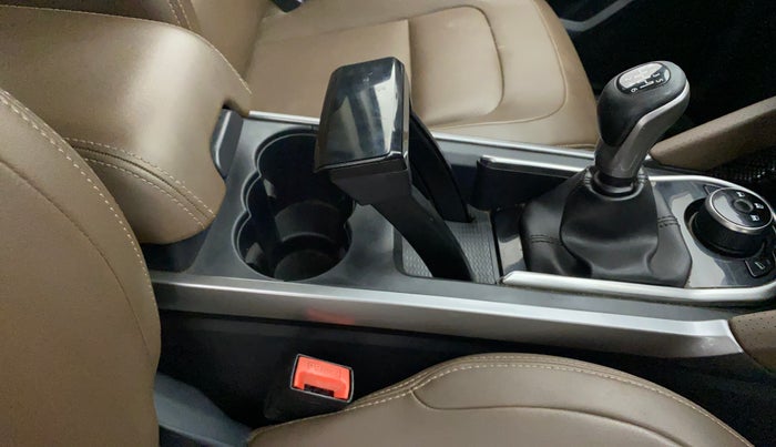 2019 Tata Harrier XZ 2.0L, Diesel, Manual, 91,379 km, Gear Lever