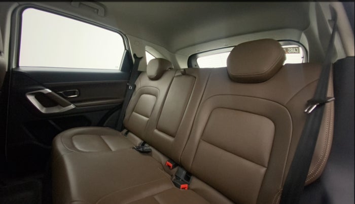 2019 Tata Harrier XZ 2.0L, Diesel, Manual, 91,379 km, Right Side Rear Door Cabin