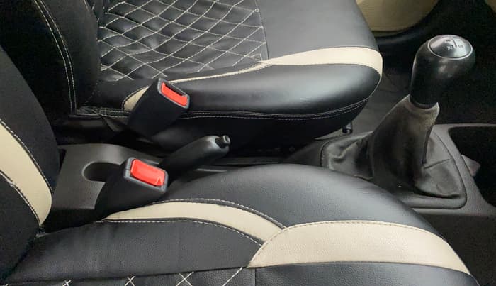 2014 Hyundai Eon D-LITE+, Petrol, Manual, 53,616 km, Gear Lever
