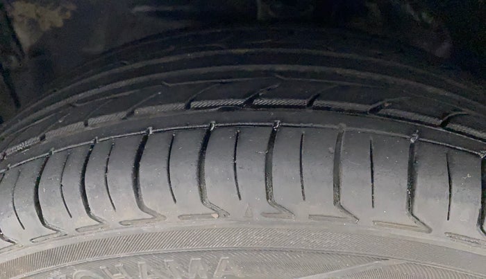 2017 Maruti Wagon R 1.0 VXI AMT, Petrol, Automatic, 53,736 km, Left Front Tyre Tread