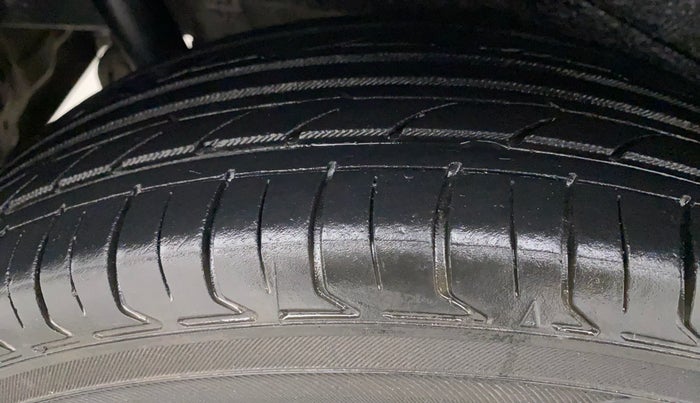 2017 Maruti Wagon R 1.0 VXI AMT, Petrol, Automatic, 53,736 km, Right Rear Tyre Tread