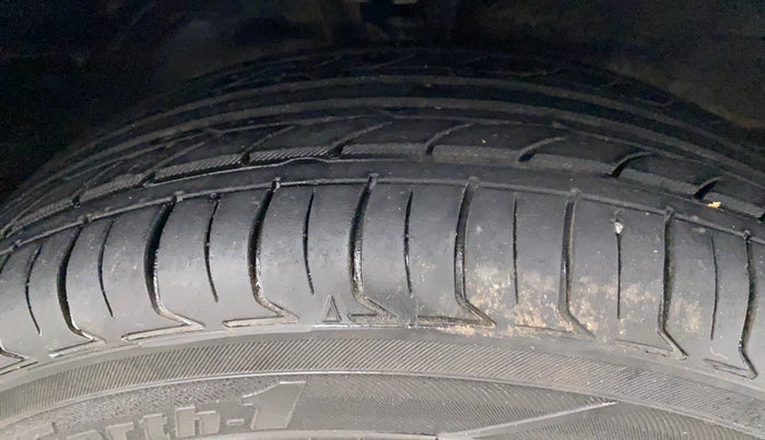 2017 Maruti Wagon R 1.0 VXI AMT, Petrol, Automatic, 53,736 km, Right Front Tyre Tread