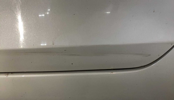 2014 Maruti Swift VXI, CNG, Manual, 85,037 km, Rear left door - Slightly dented