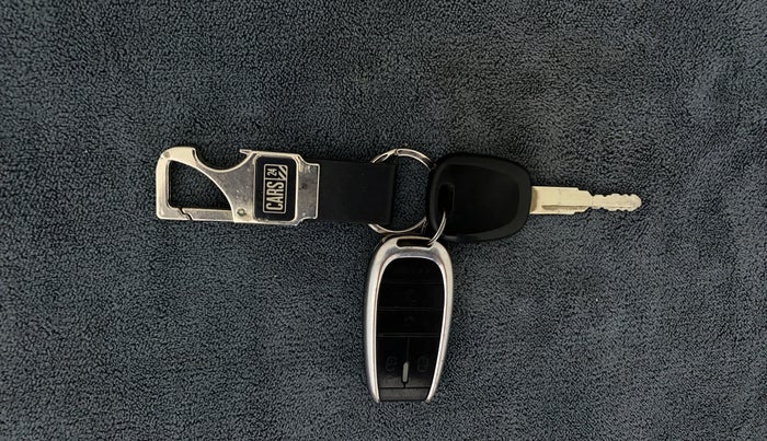 2020 Maruti Dzire LXI, Petrol, Manual, 72,822 km, Key Close Up