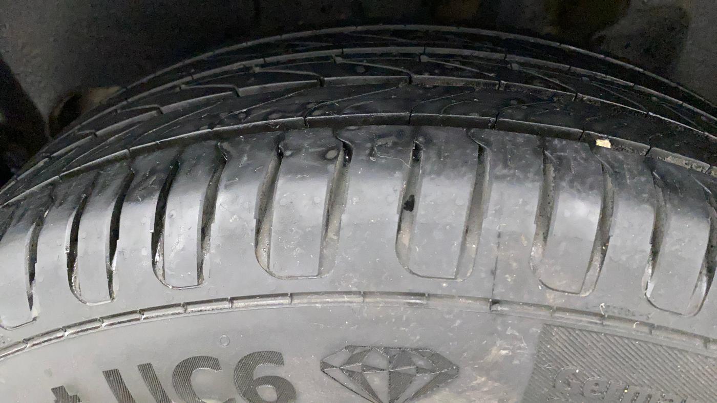 2020 Maruti Dzire LXI, Petrol, Manual, 72,822 km, Left Rear Tyre Tread