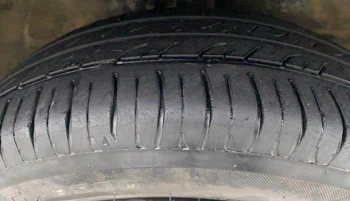 2016 Maruti Wagon R 1.0 VXI, Petrol, Manual, 41,921 km, Right Front Tyre Tread
