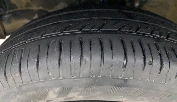 2016 Maruti Wagon R 1.0 VXI, Petrol, Manual, 41,921 km, Left Front Tyre Tread