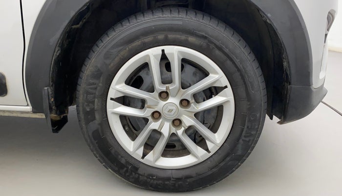 2021 Renault TRIBER RXT, Petrol, Manual, 39,278 km, Right Front Wheel