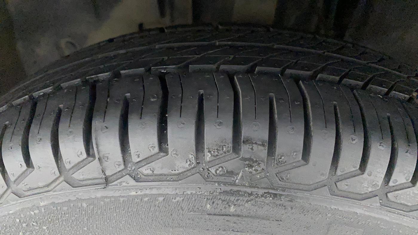 2021 Renault TRIBER RXT, Petrol, Manual, 39,278 km, Left Front Tyre Tread