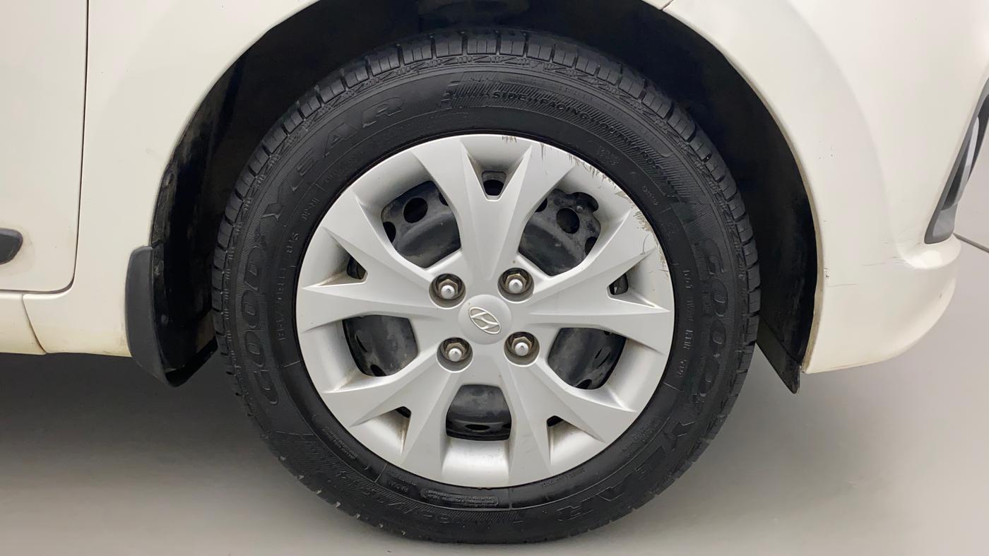 2015 Hyundai Grand i10 SPORTZ 1.2 KAPPA VTVT, Petrol, Manual, 91,740 km, Right Front Wheel