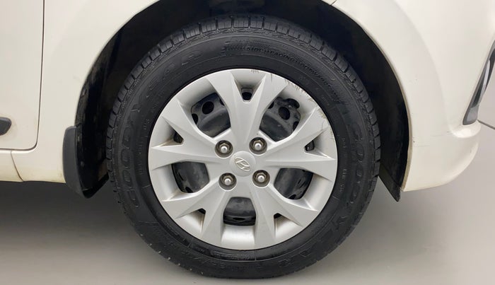 2015 Hyundai Grand i10 SPORTZ 1.2 KAPPA VTVT, Petrol, Manual, 91,740 km, Right Front Wheel