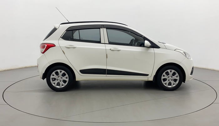 2015 Hyundai Grand i10 SPORTZ 1.2 KAPPA VTVT, Petrol, Manual, 91,740 km, Right Side View