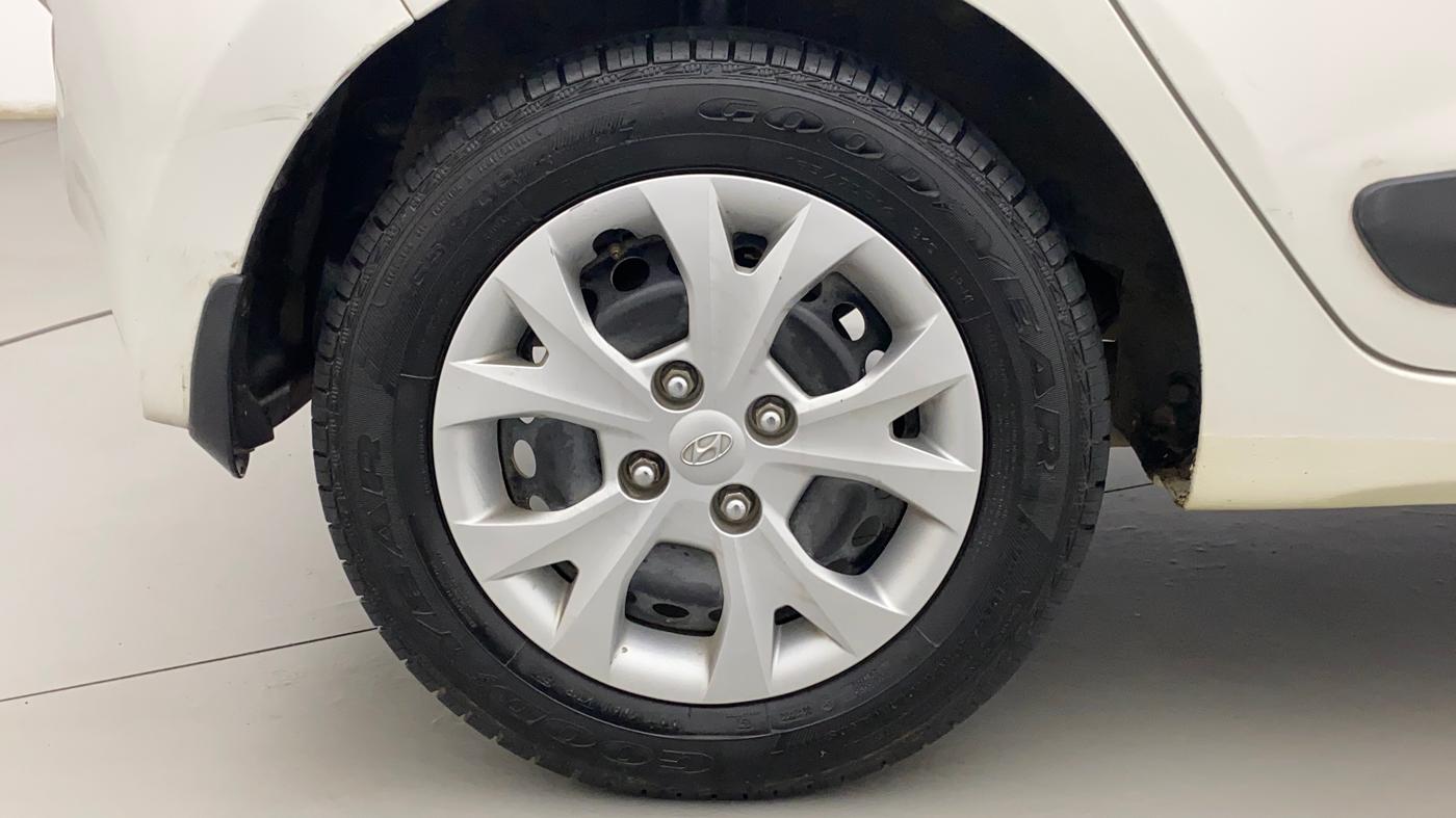 2015 Hyundai Grand i10 SPORTZ 1.2 KAPPA VTVT, Petrol, Manual, 91,740 km, Right Rear Wheel