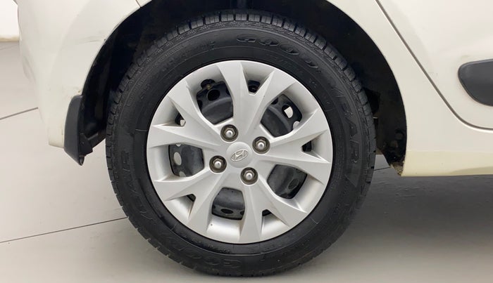 2015 Hyundai Grand i10 SPORTZ 1.2 KAPPA VTVT, Petrol, Manual, 91,740 km, Right Rear Wheel
