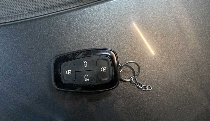 2020 Tata TIGOR XZ PLUS PETROL, Petrol, Manual, 49,142 km, Key Close Up