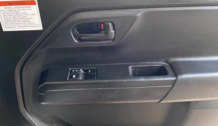 2022 Maruti New Wagon-R LXI CNG 1.0, CNG, Manual, 24,460 km, Driver Side Door Panels Control